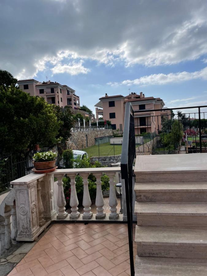 Apartment Aurora & Nicole Ideal Per Biker Con Terazza Vista Mare Parcheggio E Wi-Fi Gratuiti Pietra Ligure Buitenkant foto