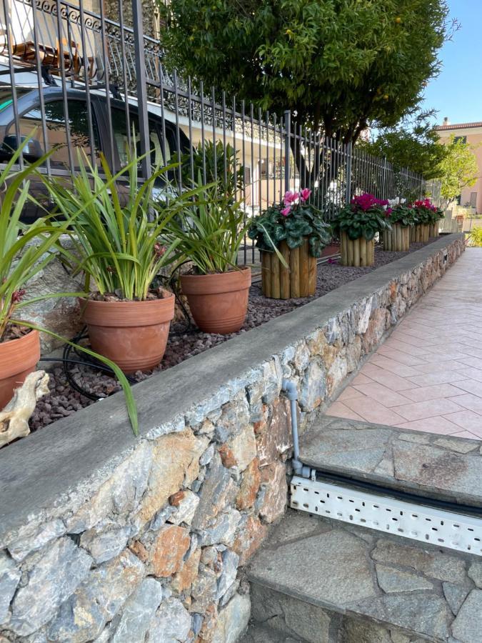 Apartment Aurora & Nicole Ideal Per Biker Con Terazza Vista Mare Parcheggio E Wi-Fi Gratuiti Pietra Ligure Buitenkant foto