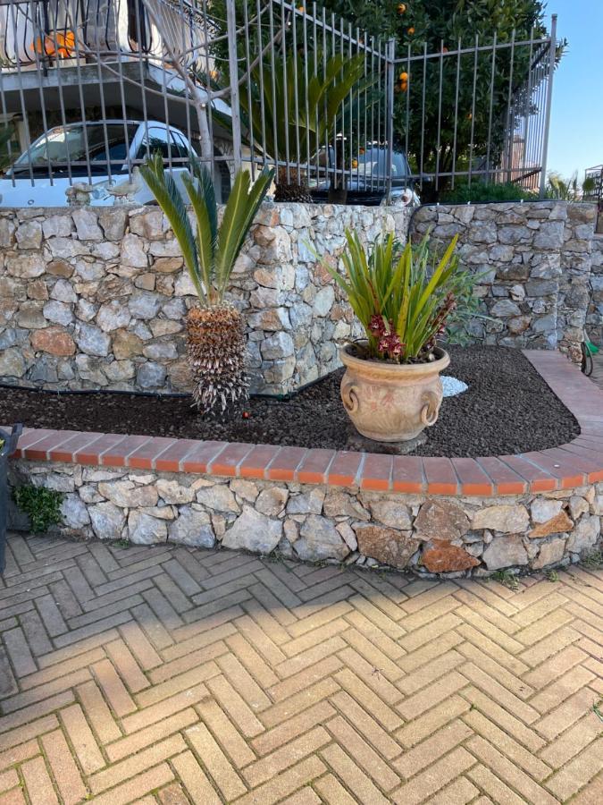Apartment Aurora & Nicole Ideal Per Biker Con Terazza Vista Mare Parcheggio E Wi-Fi Gratuiti Pietra Ligure Buitenkant foto