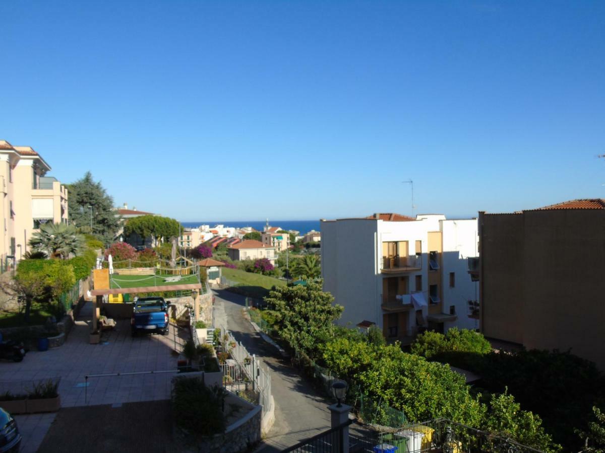 Apartment Aurora & Nicole Ideal Per Biker Con Terazza Vista Mare Parcheggio E Wi-Fi Gratuiti Pietra Ligure Buitenkant foto