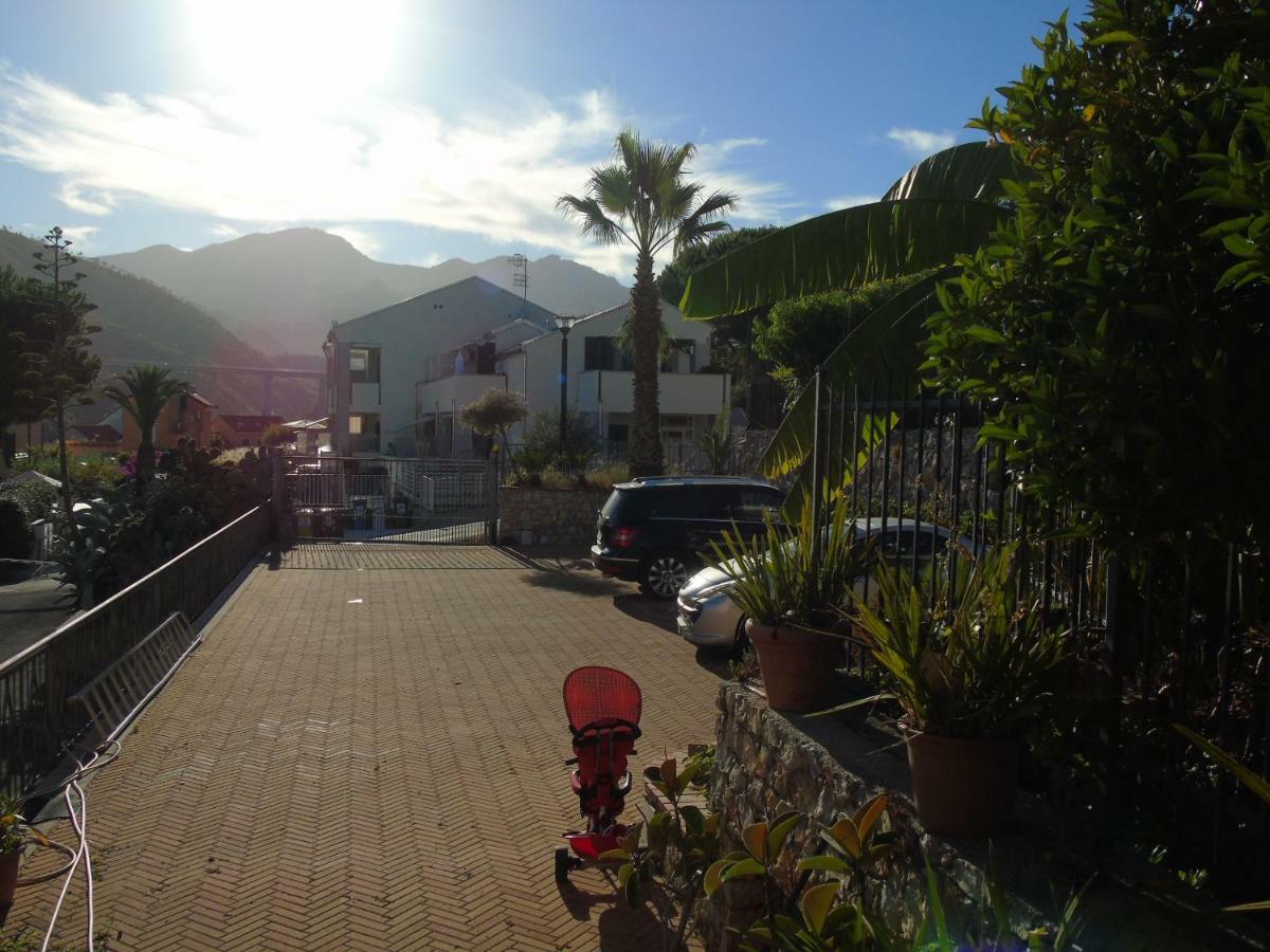 Apartment Aurora & Nicole Ideal Per Biker Con Terazza Vista Mare Parcheggio E Wi-Fi Gratuiti Pietra Ligure Buitenkant foto
