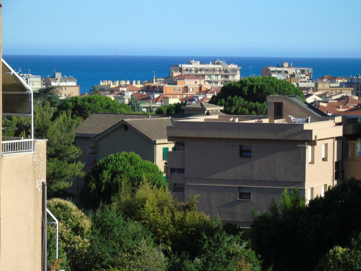 Apartment Aurora & Nicole Ideal Per Biker Con Terazza Vista Mare Parcheggio E Wi-Fi Gratuiti Pietra Ligure Buitenkant foto