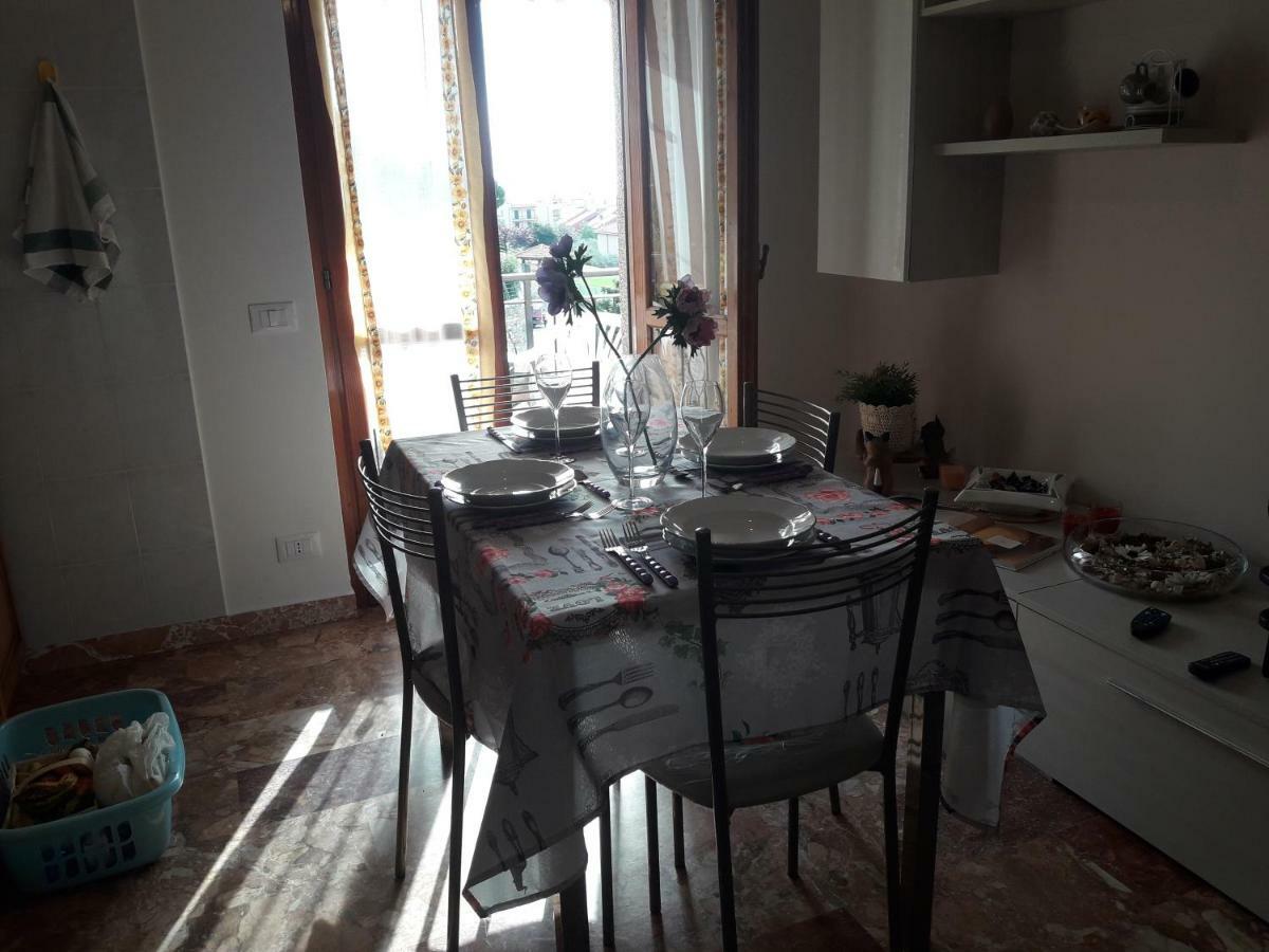 Apartment Aurora & Nicole Ideal Per Biker Con Terazza Vista Mare Parcheggio E Wi-Fi Gratuiti Pietra Ligure Buitenkant foto